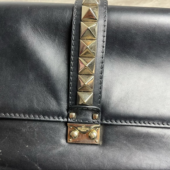 VALENTINO Garavani Black/Gold Large Glam Lock Bag - Picture 4 of 16